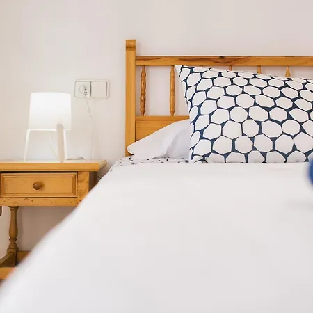 Lets Holidays White With Terrace, Ac & Parking, Near Apartment Tossa de Mar