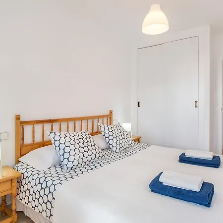 Lets Holidays White With Terrace, Ac & Parking, Near Apartment *