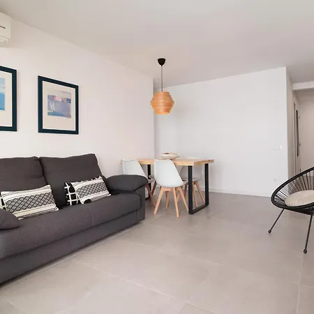 Lets Holidays White With Terrace, Ac, Parking, Near * 또사데마르