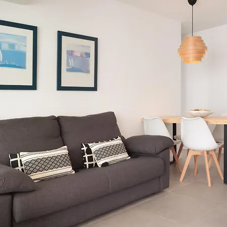 Lets Holidays White With Terrace, Ac, Parking, Near 또사데마르