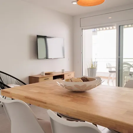 Lets Holidays White With Terrace, Ac, Parking, Near 아파트