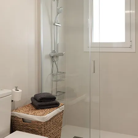 דירה Lets Holidays White With Terrace, Ac, Parking, Near