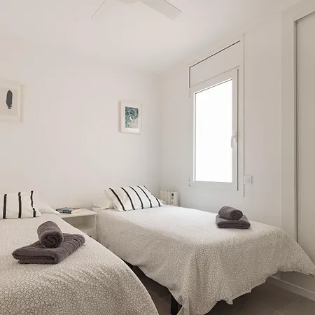 Apartment Lets Holidays White With Terrace, Ac, Parking, Near
