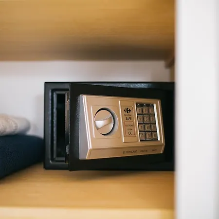 Lets Holidays White With Terrace, Ac & Parking, Near *