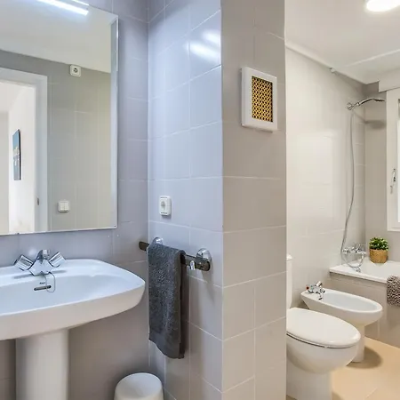 Lets Holidays White With Terrace, Ac & Parking, Near