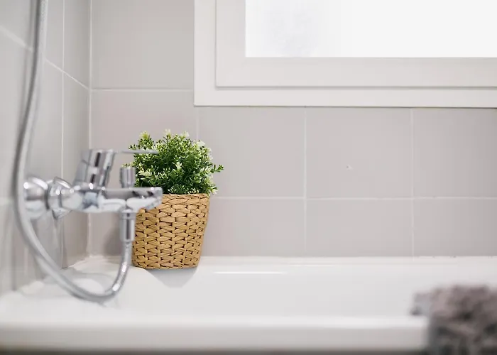 Lets Holidays White With Terrace, Ac & Parking, Near Apartment Tossa de Mar