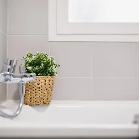 Lets Holidays White With Terrace, Ac & Parking, Near דירה טוסה דה מאר